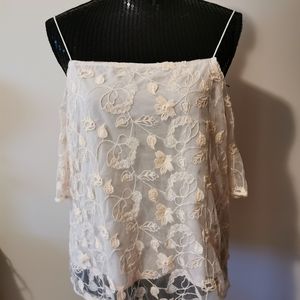 Hinge Lace Cold Shoulder Top Size Medium